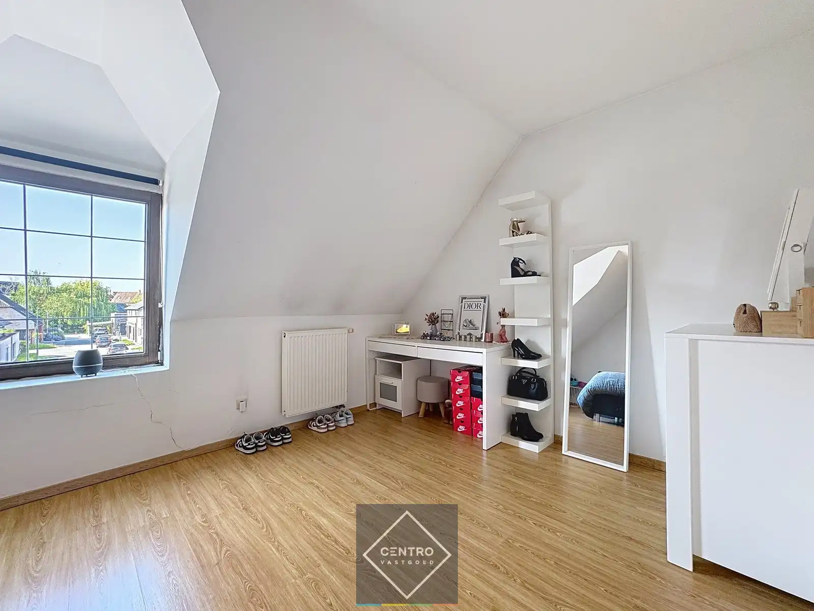 Leuke woning met alle COMFORT met 3 slpks, garage en ZUIDger. tuin! foto 14