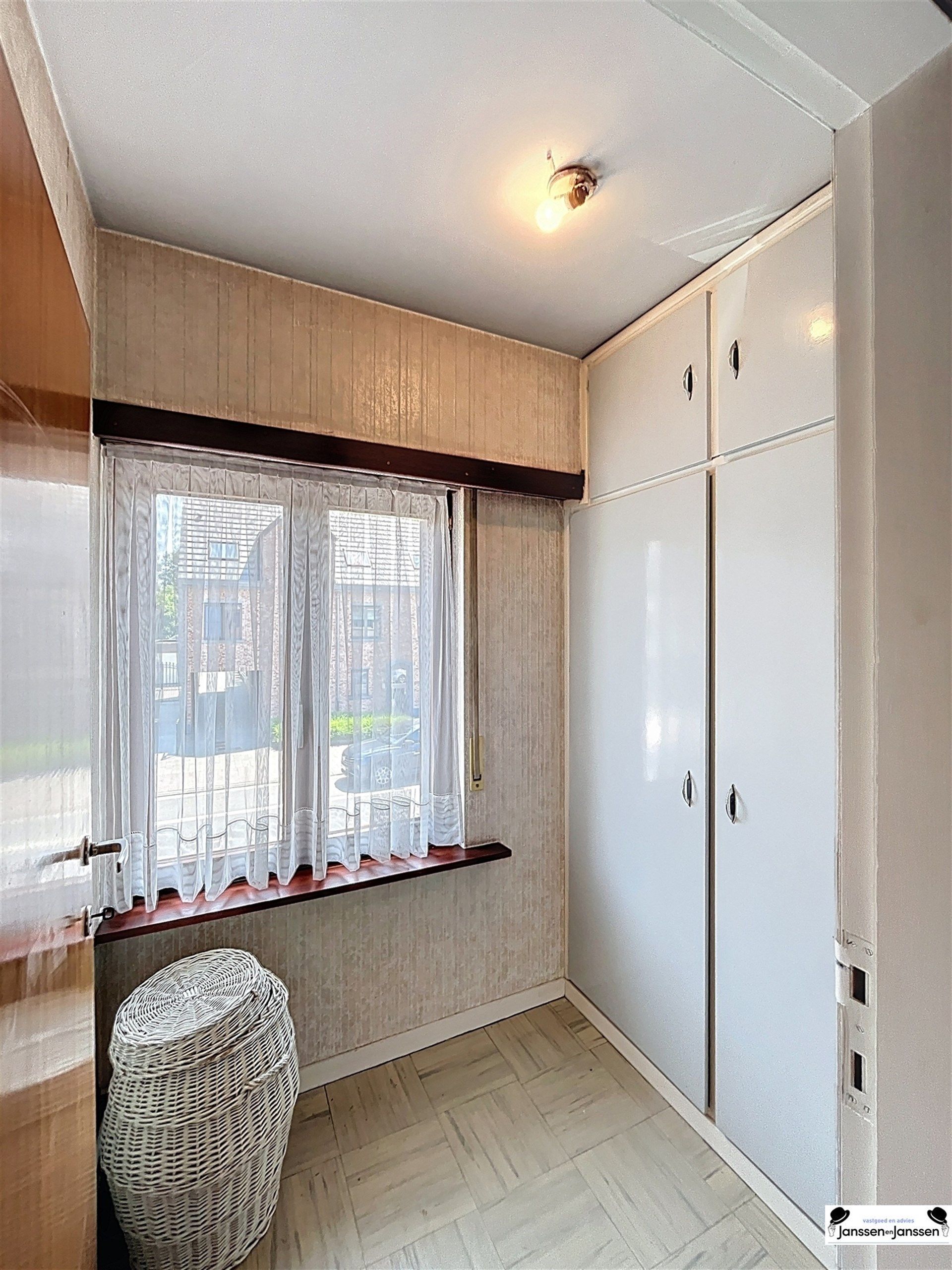 Te renoveren halfopen gezinswoning met potentieel in Gooreind (Wuustwezel) foto 14