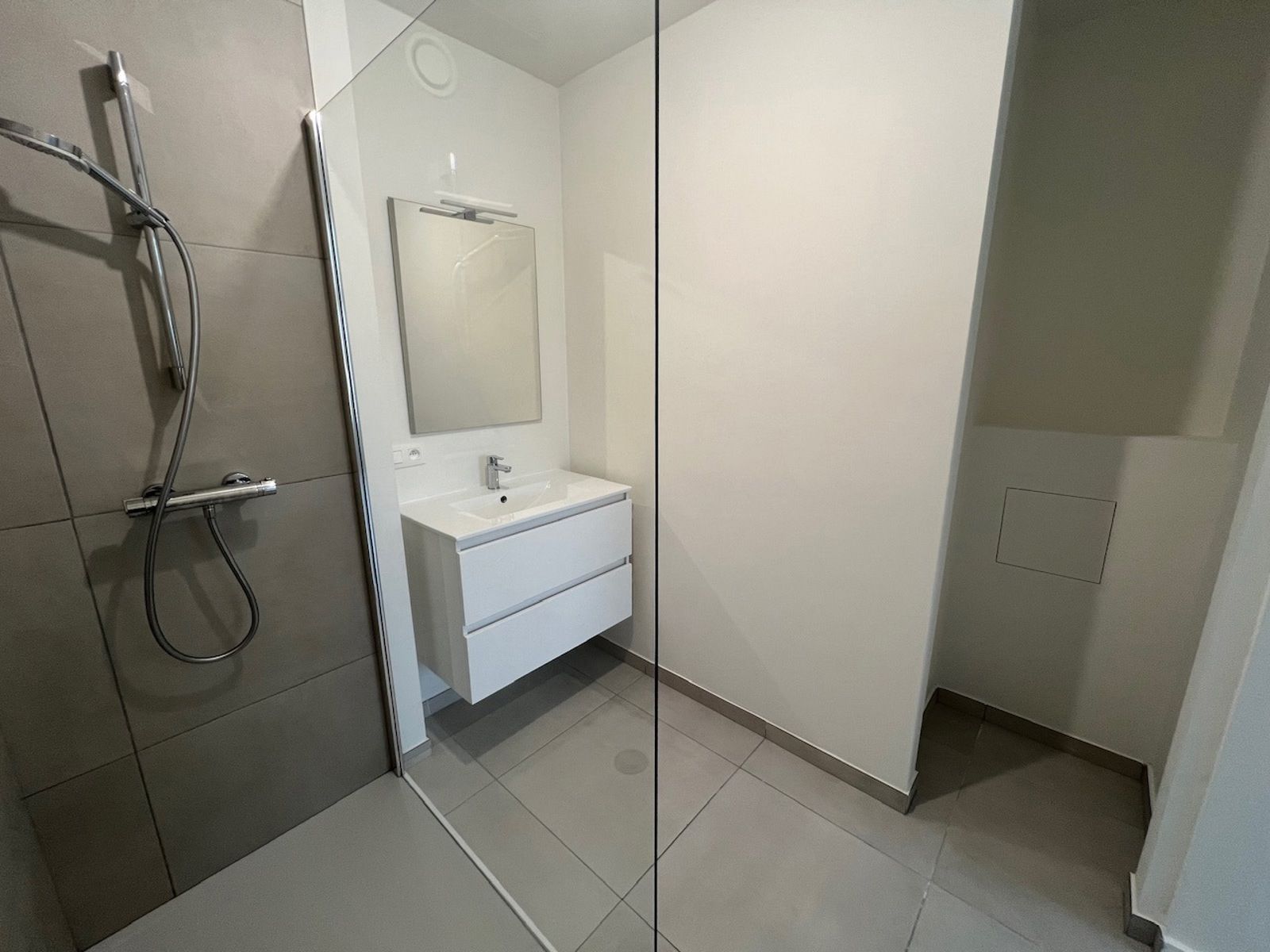 Instapklaar app met 1slpk, terras, kelder en parking foto 12