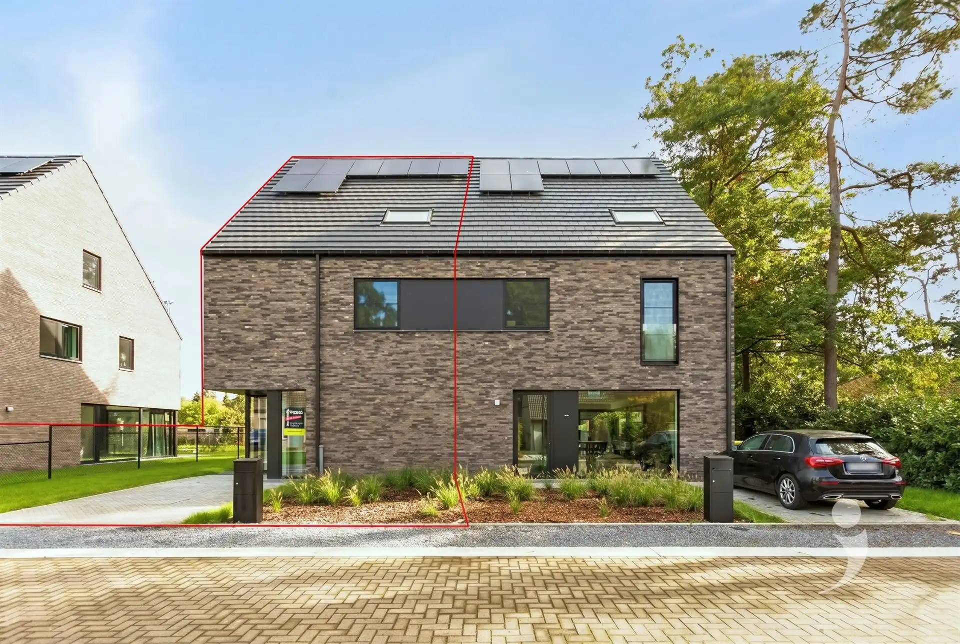 Moderne, halfopen BEN woning in groene, rustige omgeving foto 2