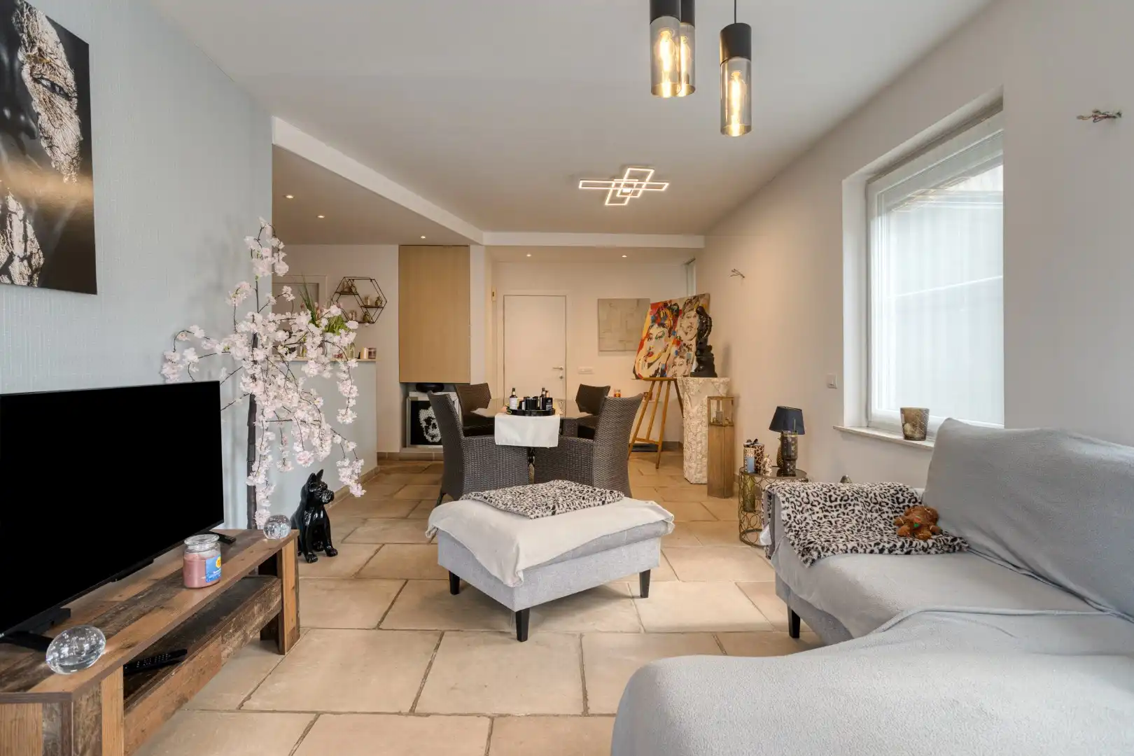 Lichtrijk, gelijkvloers appartement of handelsruimte met woonst! foto 6