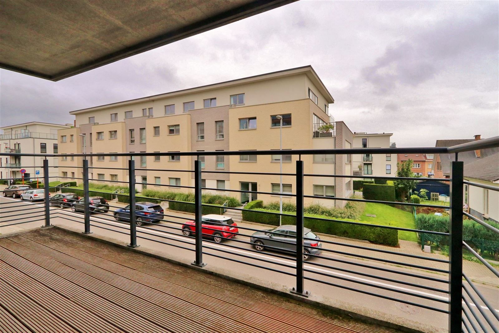 Appartement op de 1ste verdieping met 3 slpks en een garage foto 5