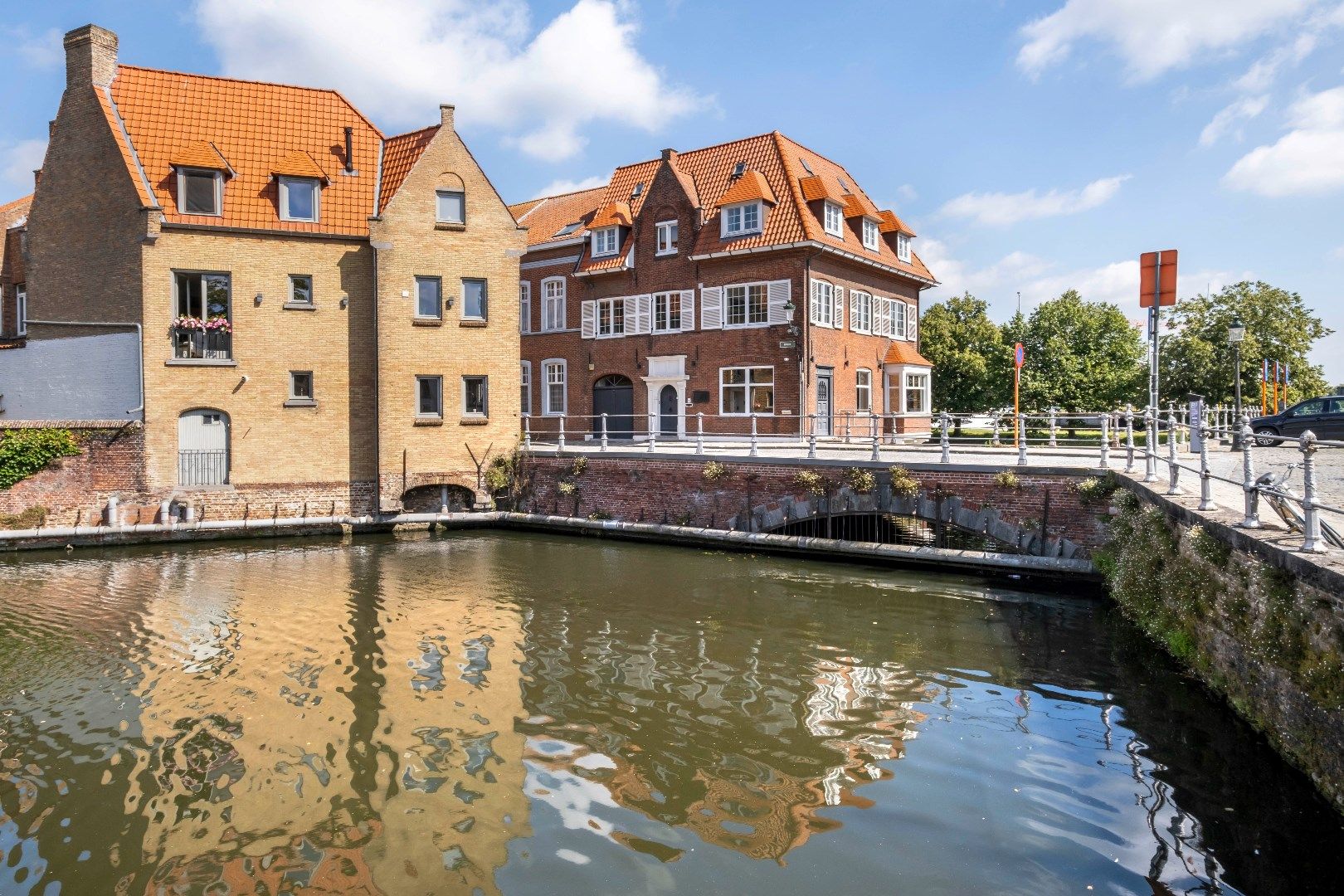 Herenhuis in het centrum van Brugge foto 21