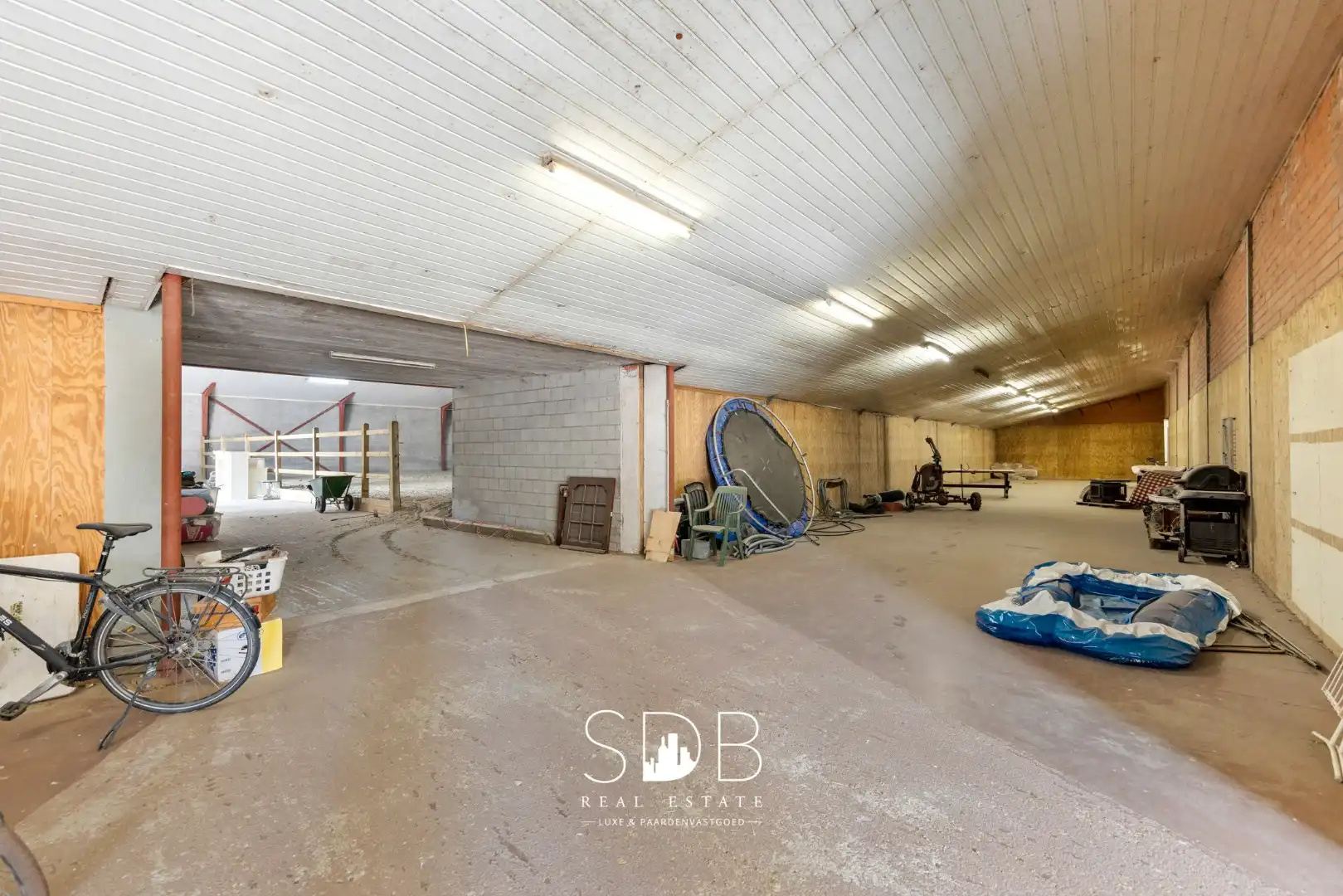 Boerderij met paardenfaciliteiten en graslanden op 14.490m² foto 8