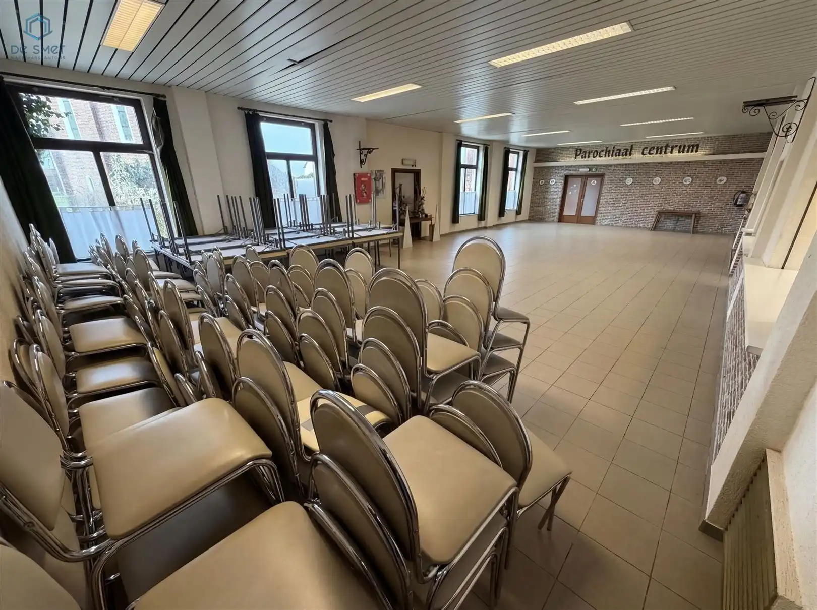 Te koop: Multifunctioneel gebouw voor culturele, recreatieve of sportieve activiteiten in Sint-Maria-Lierde (deelgemeente van Lierde) foto 5