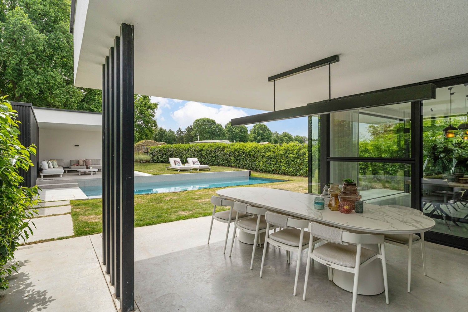 Exclusieve high-end villa met verwarmd zwembad op idyllische toplocatie! foto 4