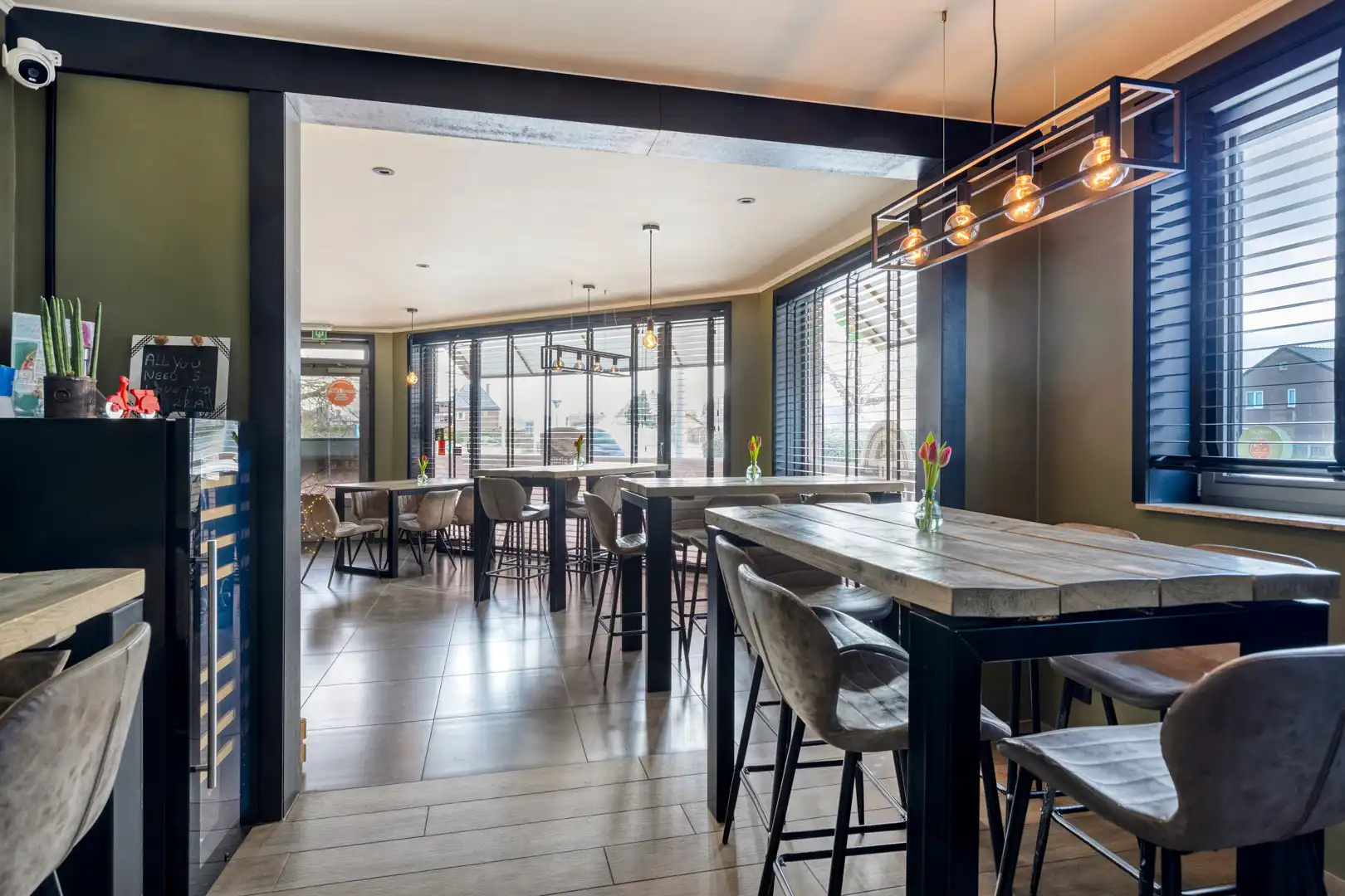 Te koop: Succesvolle broodjeszaak & trattoria met ruim overdekt terras foto 11
