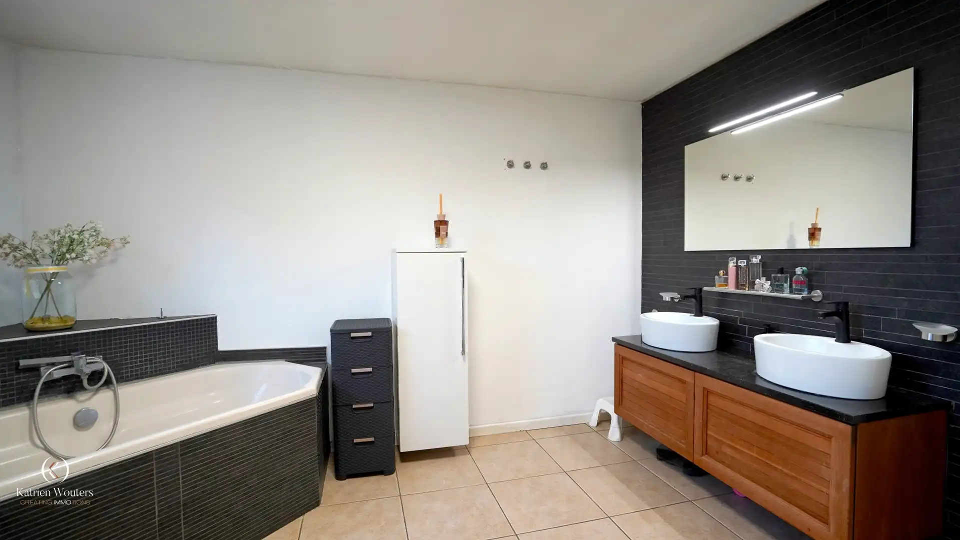 Gunstig gelegen gerenoveerde gezinswoning met tuin foto 10