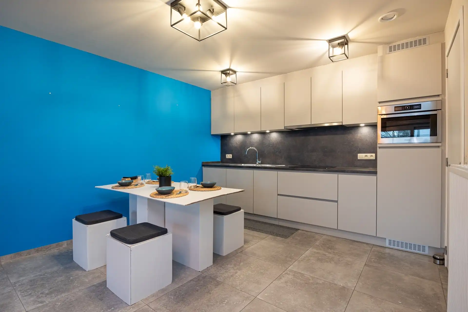 Uitstekend gelegen gelijkvloers appartement met 1 slaapkamer en carport (62m²) foto 3