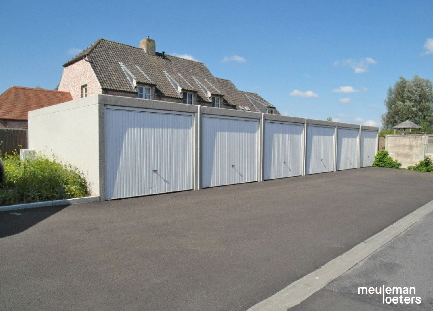 GARAGEBOX OP CENTRALE LIGGING foto {{pictureIndex}}