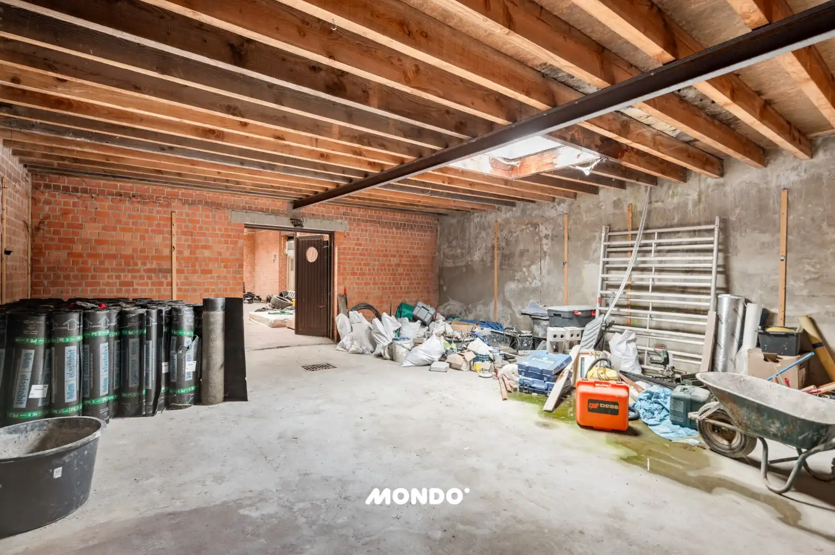 Gebouw met magazijn, appartement en studio in het centrum van Willebroek! foto 8