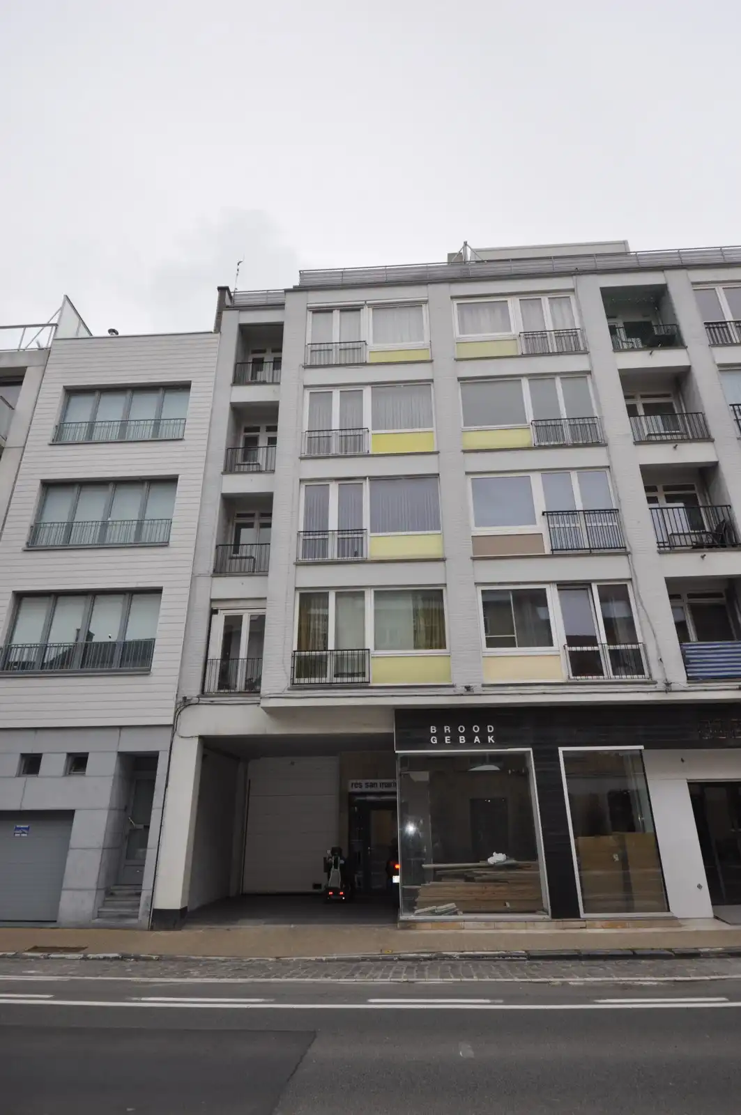 Twee slaapkamer appartement te Mariakerke foto 14