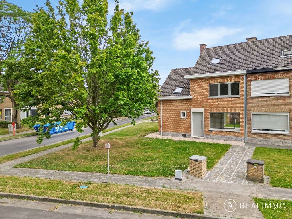 Instapklare topper met garage in Zwevegem! foto 21