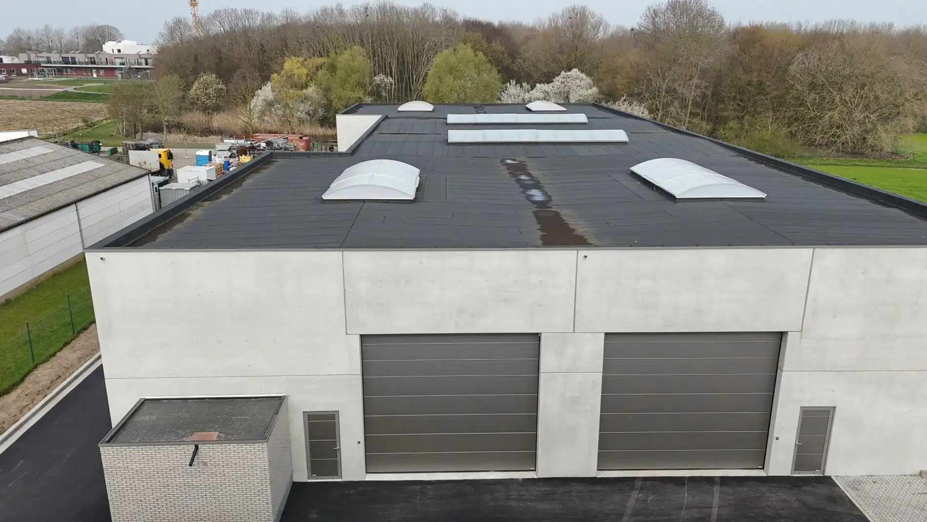 Nieuwbouw loods KMO-UNIT te koop – 237 m² met 1 parkeerplaats inbegrepen op de industriezone te Aartrijke foto 8