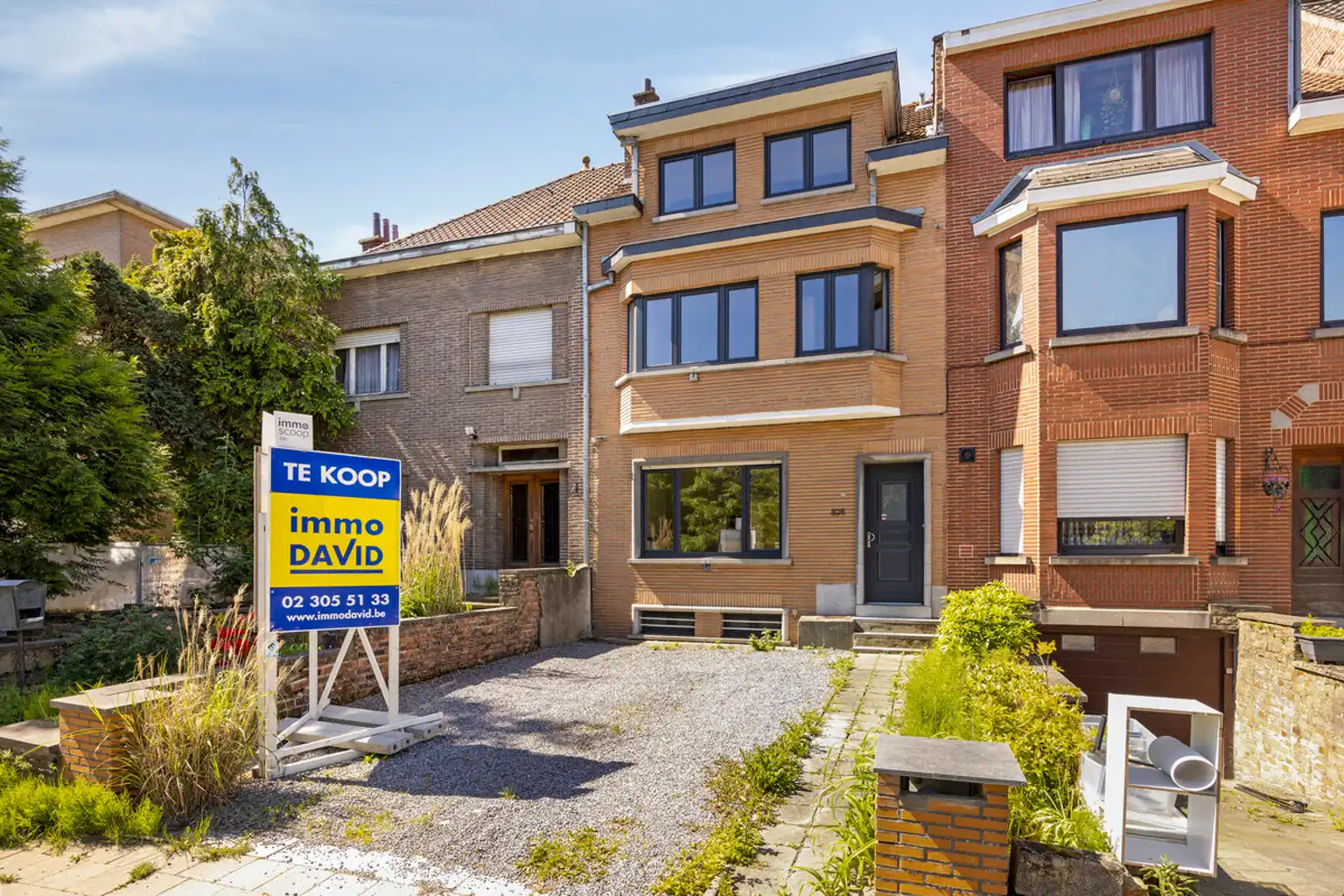 Instapklare 2-gevelwoning nabij Sint-Agatha-Berchem foto {{pictureIndex}}