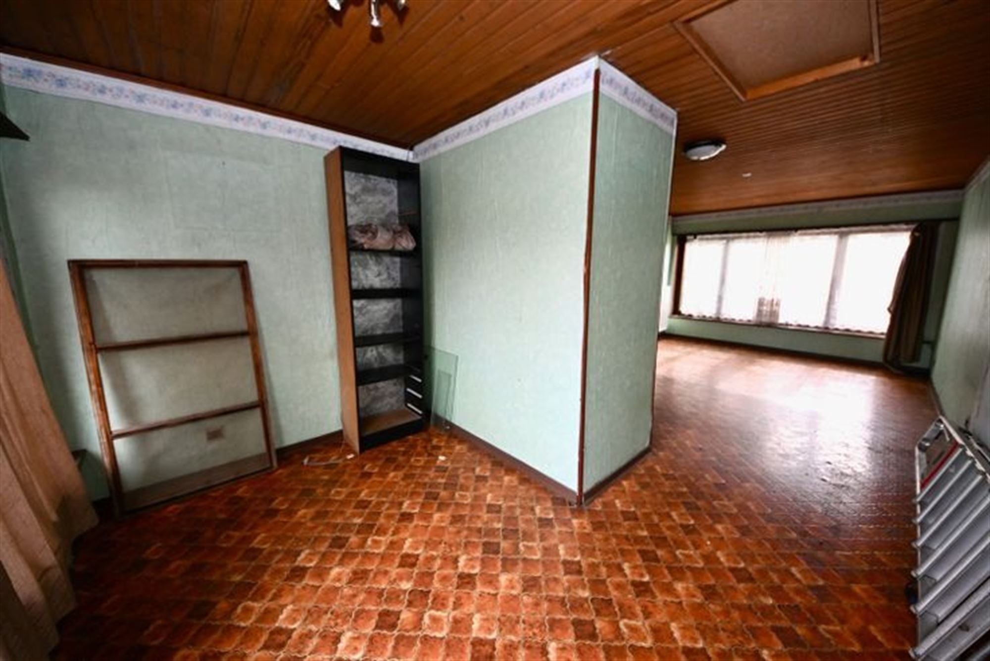 Te renoveren woning met 2 slaapkamers en tuin. foto 12