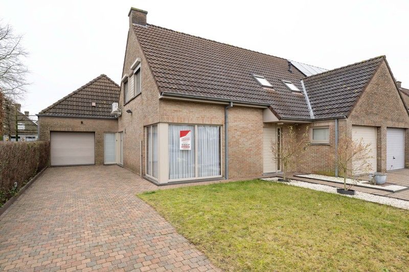 Instapklare halfopen woning met 4 slaapkamers en zonnige tuin TE KOOP in Oostrozebeke! foto 22