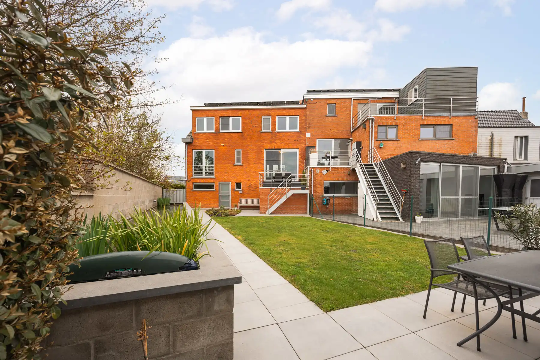 Ruime woning op centrale ligging met topafwerking foto 26