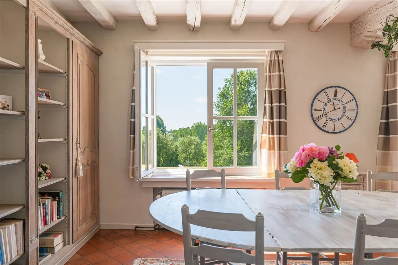 Landhuis met tuin en weide op +/-  78are foto 15