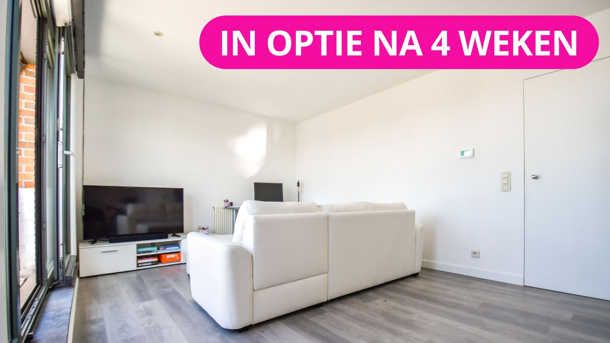 IN OPTIE NA 4 WEKEN! Uiterst goed gelegen modern appartement op hoogste verdieping foto {{pictureIndex}}