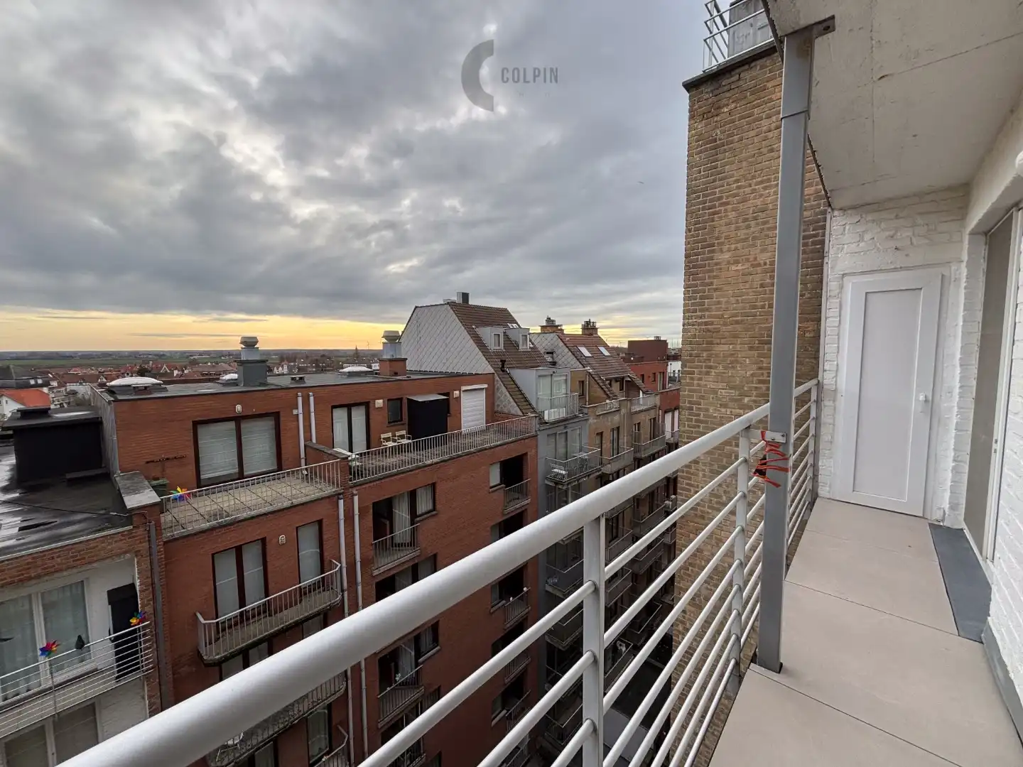 Ruime penthouse met frontaal zeezicht in Duinbergen foto 11