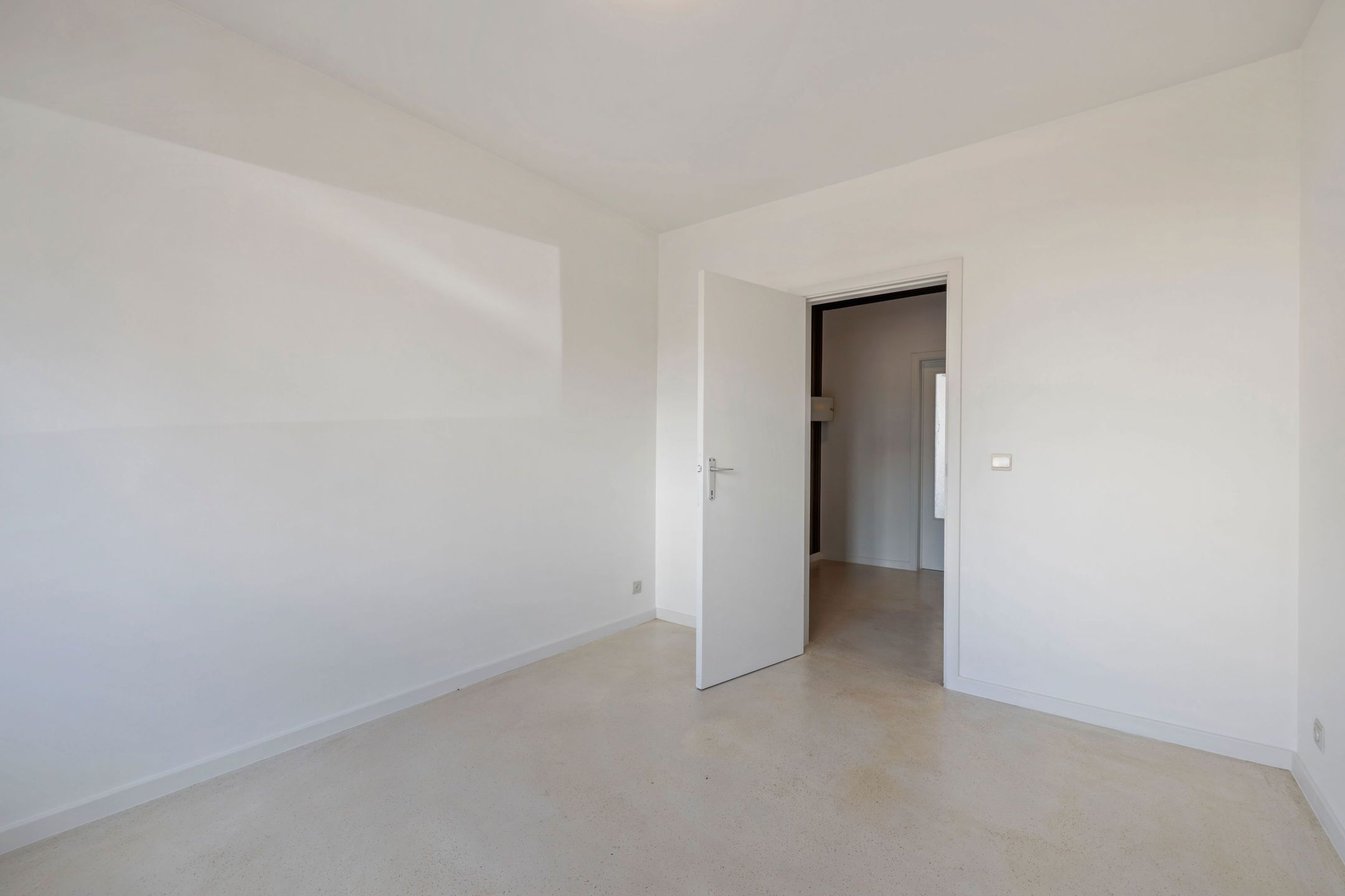 Rustig gelegen gelijkvloersappartement met parkeerplaats foto 14