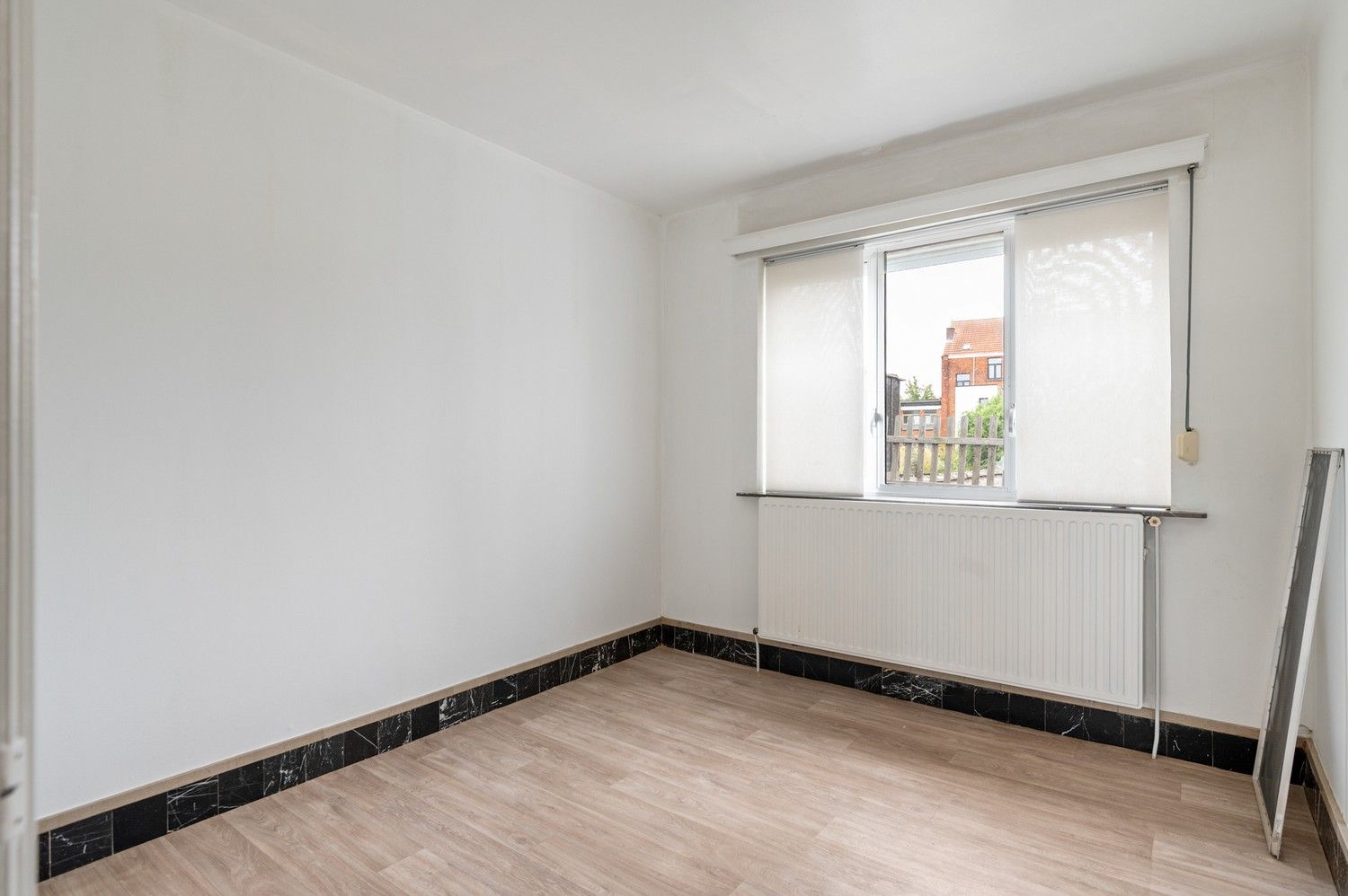 Magazijn met woonst en een 1 slaapkamer appartement te Deurne! foto 26