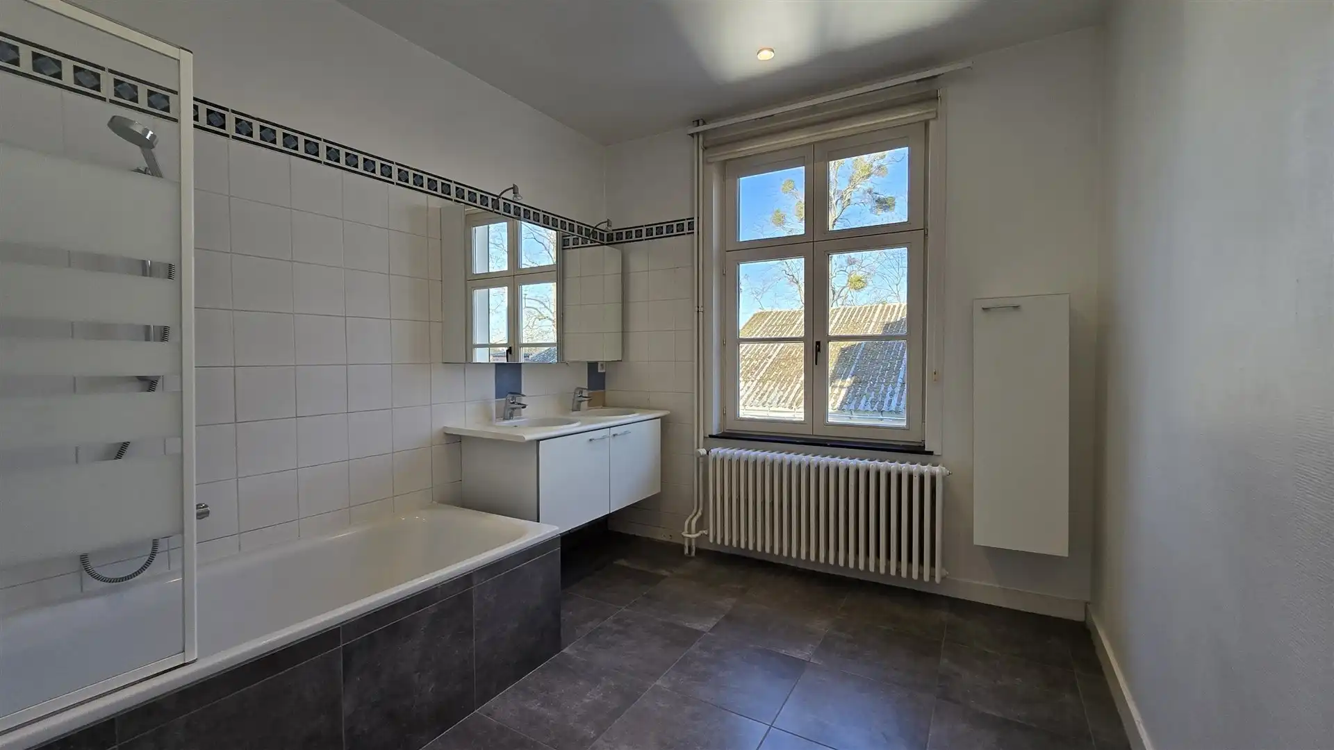 Prachtige, ruime villa met grote tuin te huur in Everberg foto 16