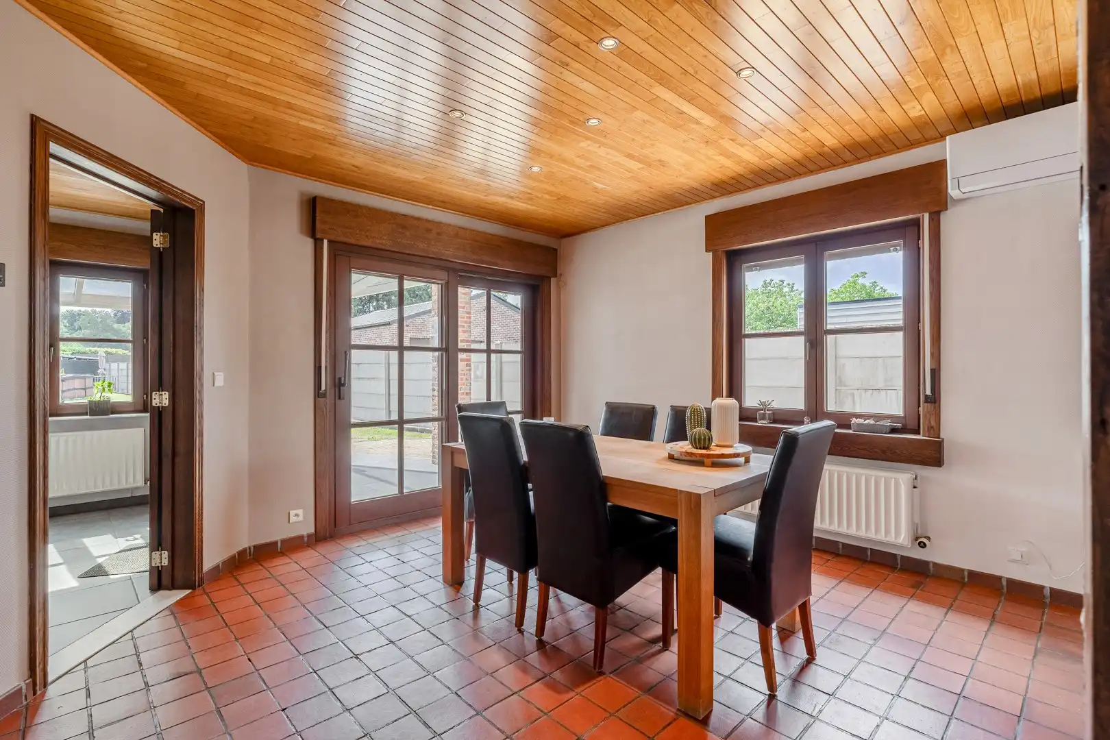 🏡&nbsp;Ruime gezinswoning met 3 slaapkamers op een prachtig perceel van 12a48ca foto 6