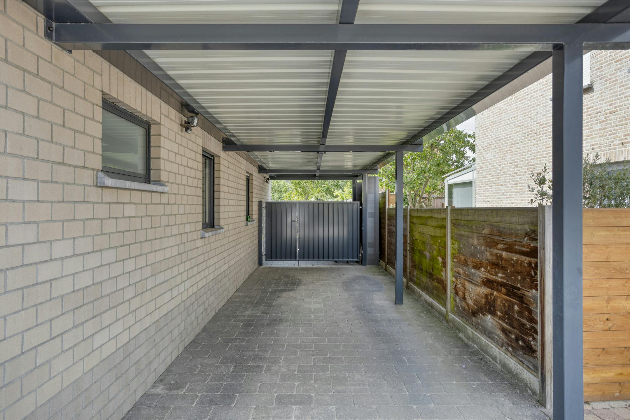 Instapklare halfopen bebouwing met 4 slaapkamers in Sint-Katelijne-Waver. foto 11