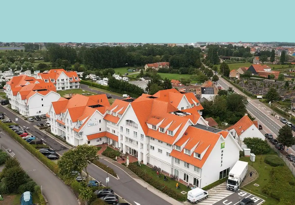 Drie autostandplaatsen deel uitmakend van een mooi hotel gelegen in Nieuwpoort- Sint-Joris foto 2