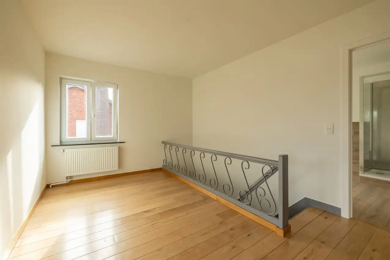 Volledig gerenoveerde woning met 3 slpk., veranda en magnifiek zicht vandaaruit foto 21