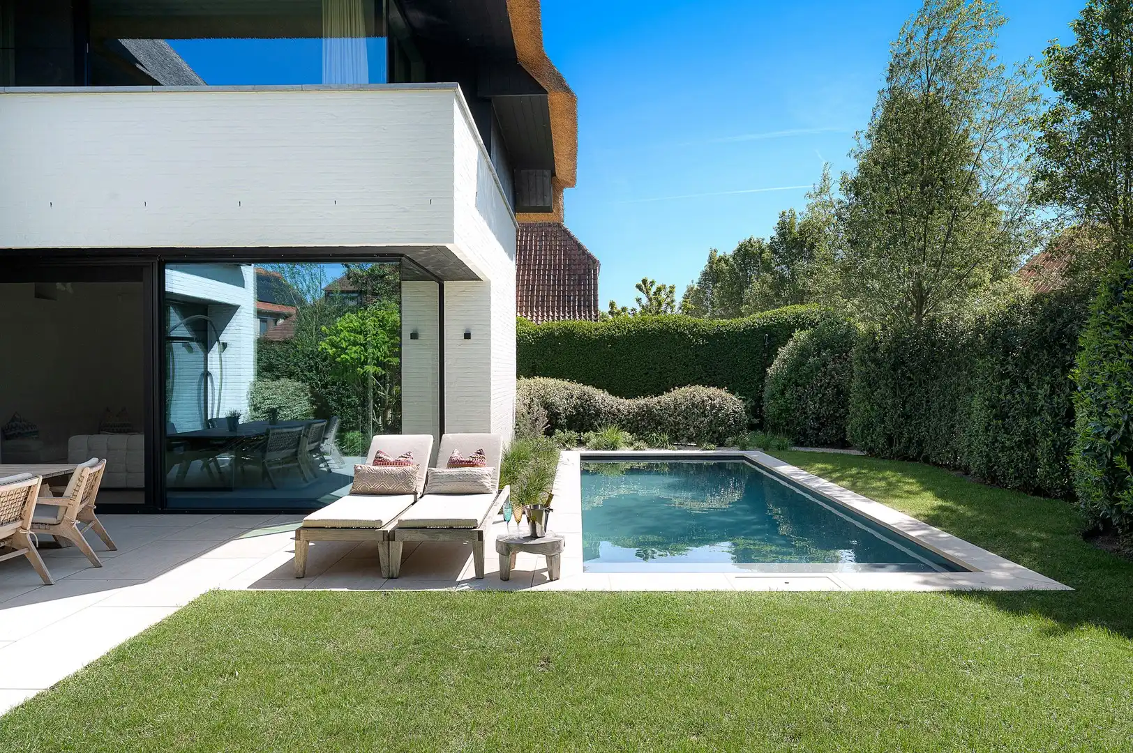 Exclusieve villa met zwembad en prachtige tuin in Knokke. foto 2