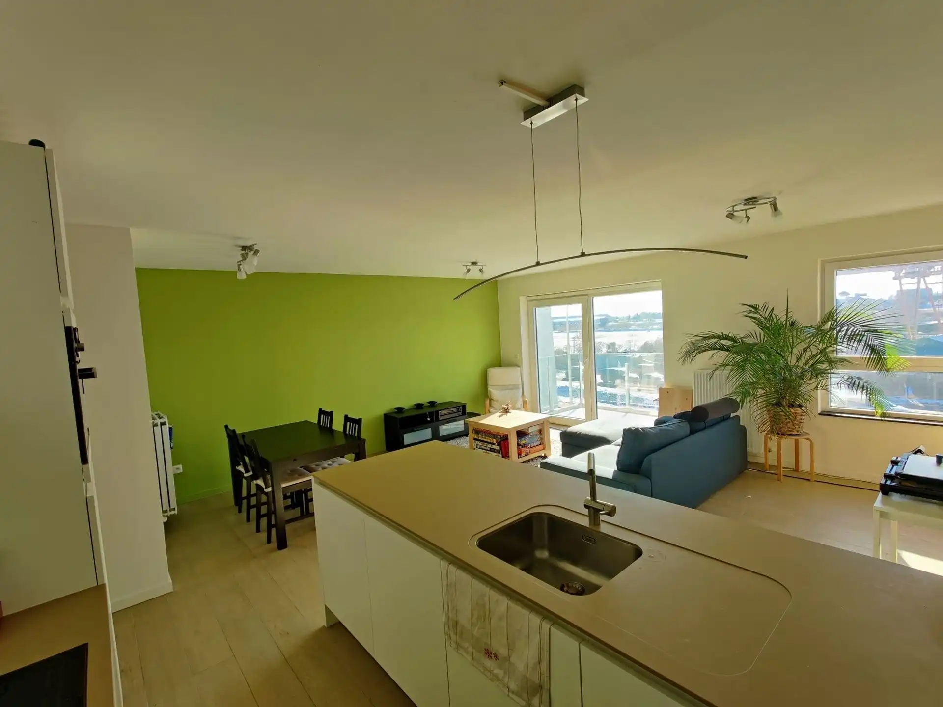 Recent instapklaar appartement met 2 slaapkamers! foto 4