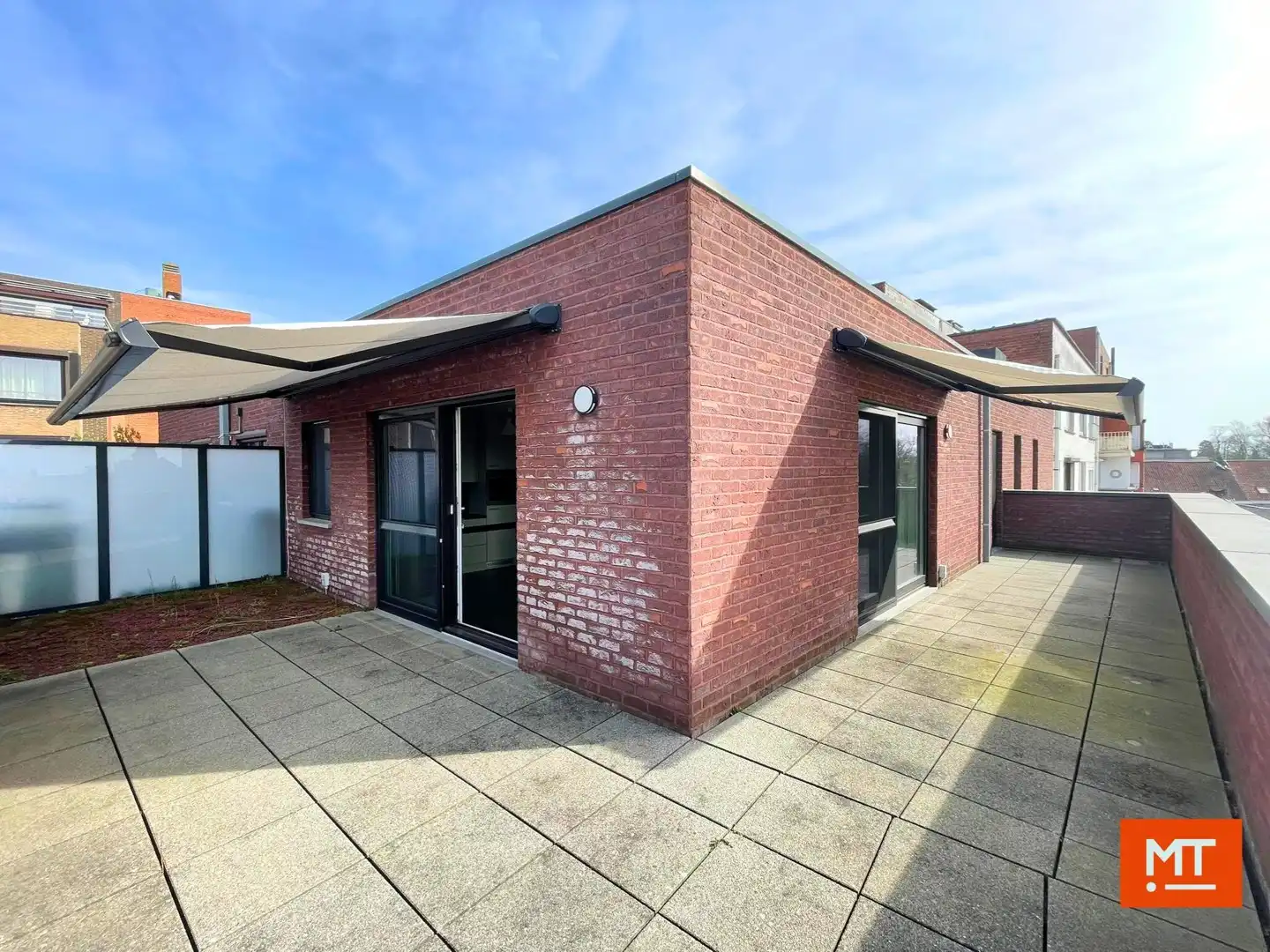 Instapklaar éénslaapkamerappartement met groot terras en ondergrondse staanplaats te huur in Izegem foto 16
