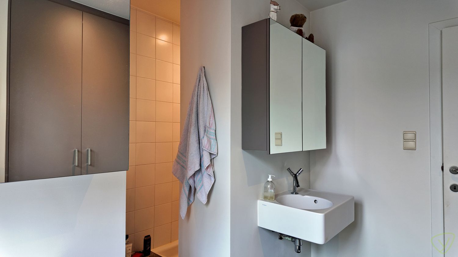 Uitzonderlijk afgewerkt duplex-appartement gelegen in het centrum van Eeklo! foto 14