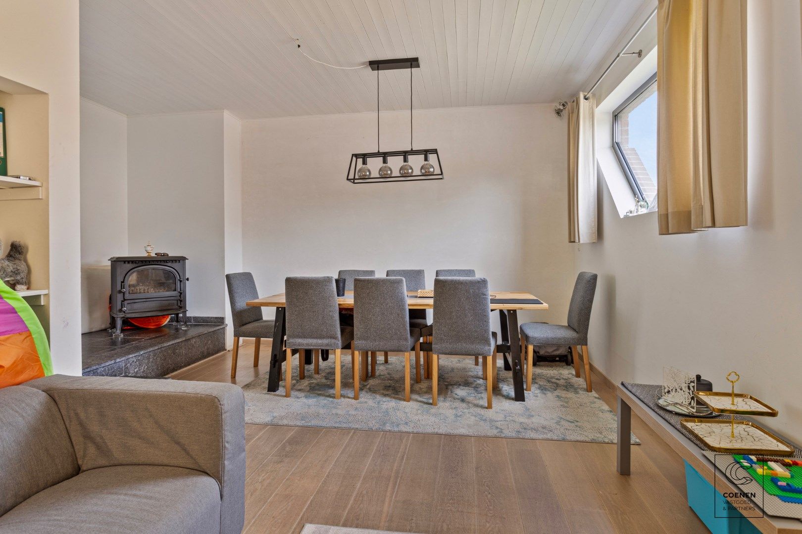 Ruime en instapklare woning met  5 slpk's en een bew opp van 214 m² te Wommelgem! foto 9