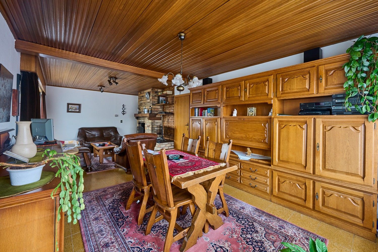 Vrijstaande woning gelegen op een zuidgericht perceel nabij het centrum van Hechtel foto 8