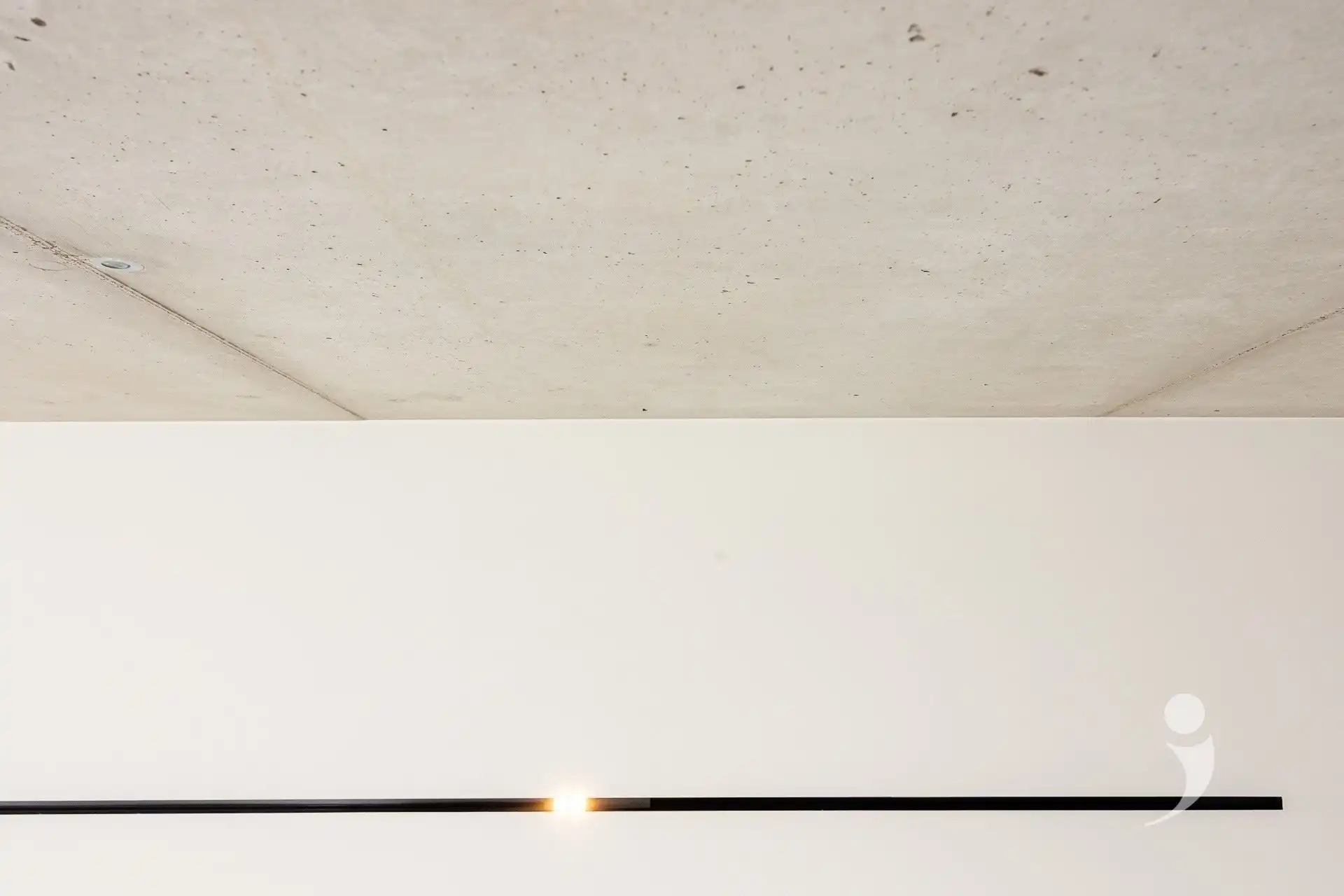 High-end architectenwoning met zwembad en prachtig zicht op de achterliggende weides foto 22