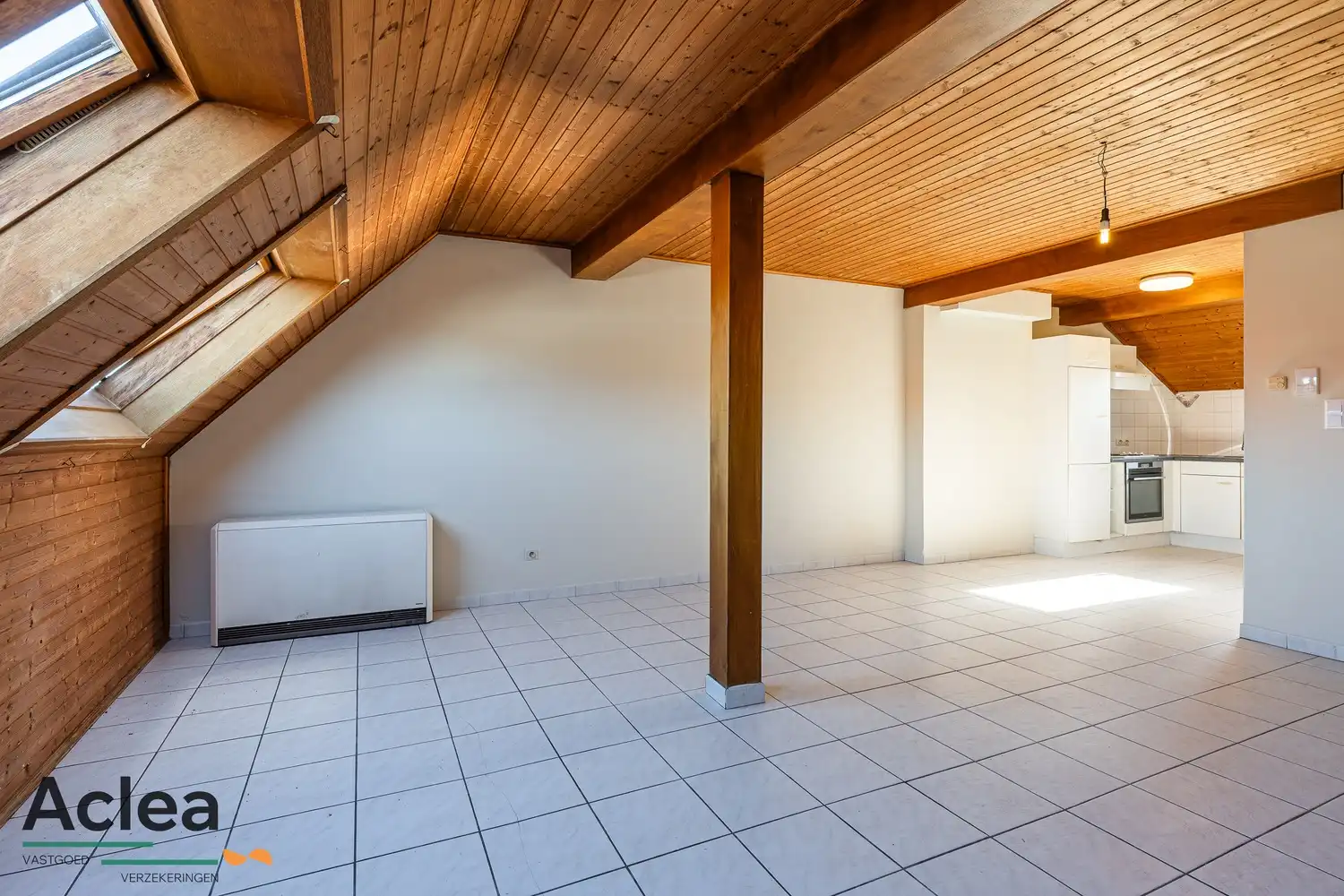 Instapklaar goed gelegen duplexappartement in centrum Eeklo foto 5