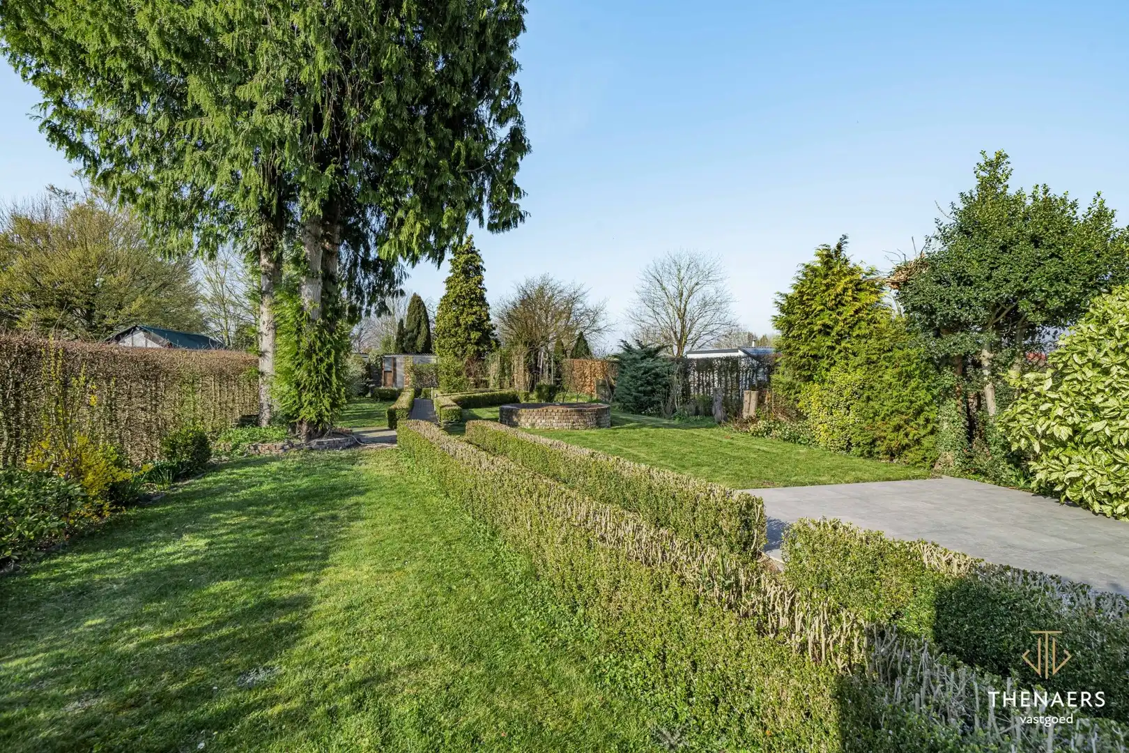Karaktervolle en uitzonderlijk ruime woning met 5 slpks op&nbsp;een perceel van 36a 60ca. foto 37