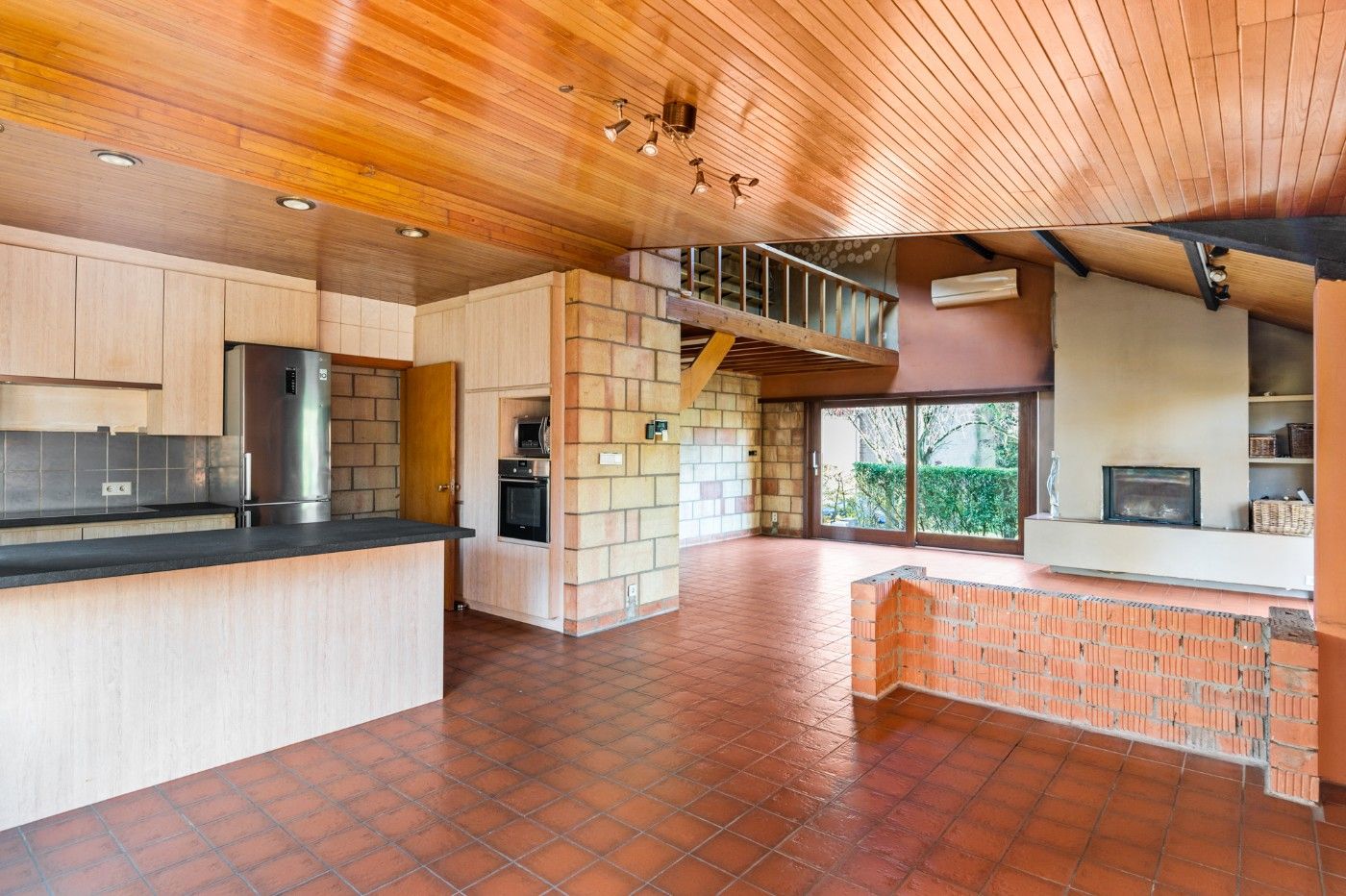 Vrijstaande laagbouwwoning met 2 slpk., tuin en garage foto 5