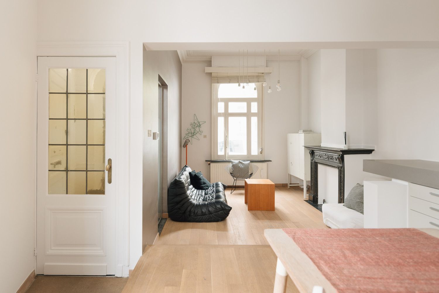 Hoofdfoto van de publicatie: Wonen in een beschermd monument van Jos Bascourt uit 1894 is wonen in een uniek stuk Zurenborg, zonder renovatieplicht