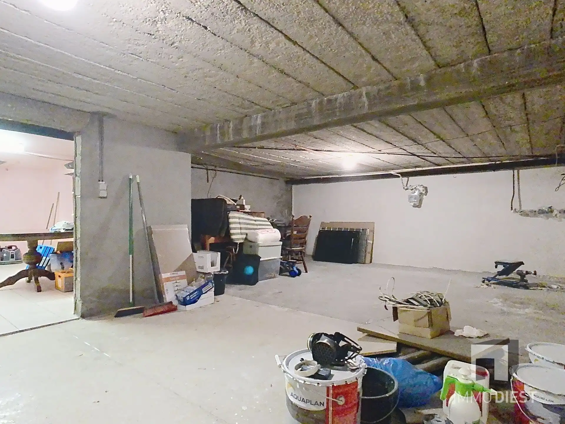Gelijkvloerse instapklare woning met grote tuin op ca. 39a foto 34