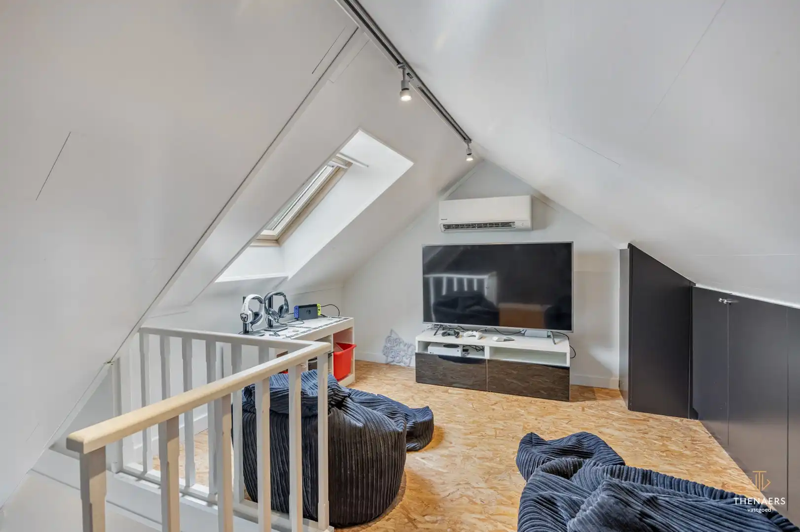 Karaktervolle hoevewoning met 279 m² woonoppervlakte en prachtige tuin op 18a45ca in Heks foto 36