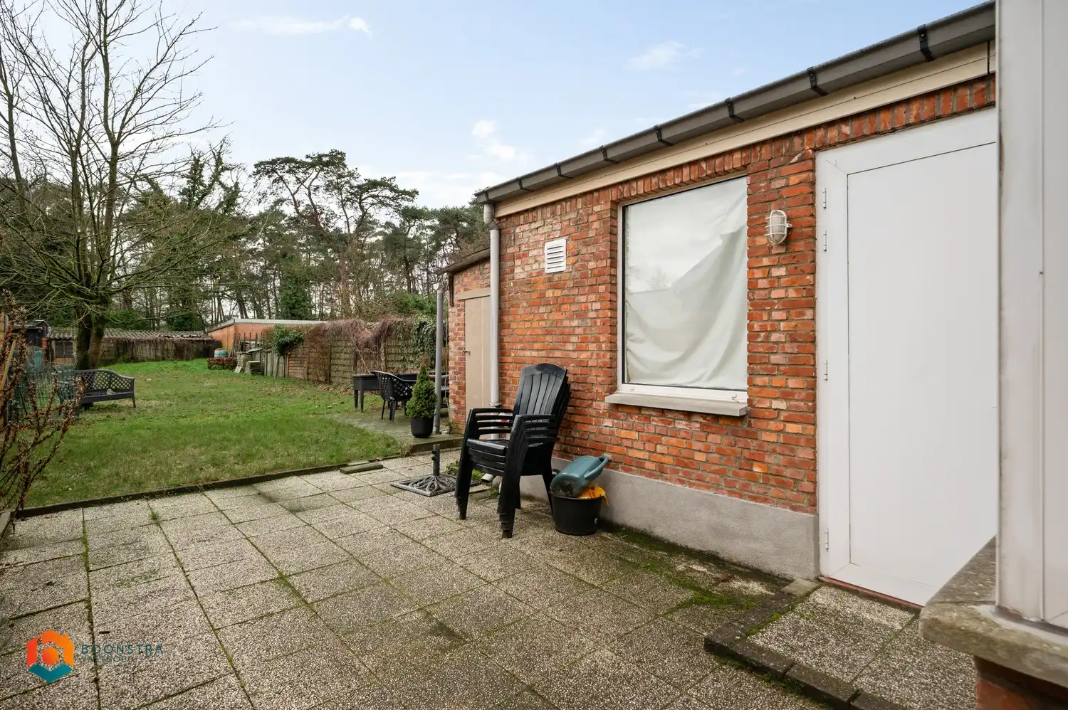 Te renoveren woning met 3 slaapkamers, tuin en garage foto 9