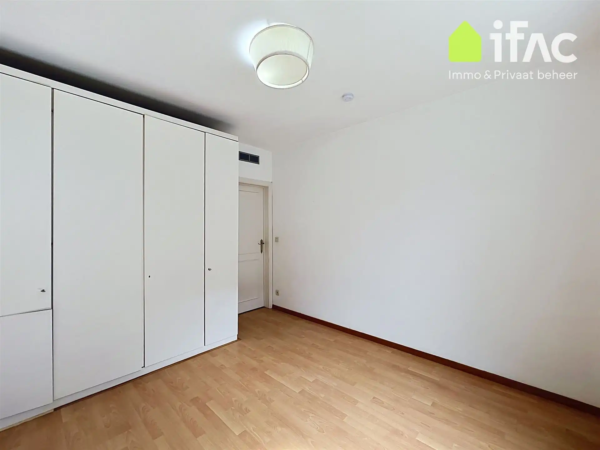 Goed gelegen 3 slaapkamer villa - vlakbij Park en centrum  foto 15