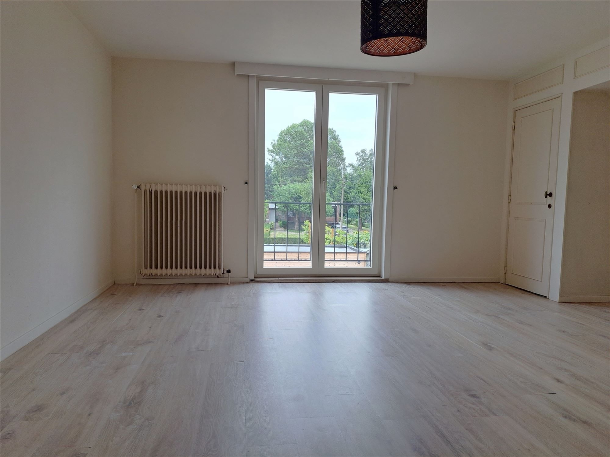 Rustiek landhuis met 3 slaapkamers, garage en grote tuin.  foto 10
