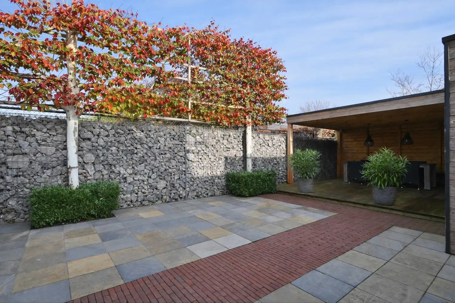 Gerenoveerde halfvrijstaande woning met patio-tuin en prachtig bijgebouw, in het hart van Neerharen foto 6