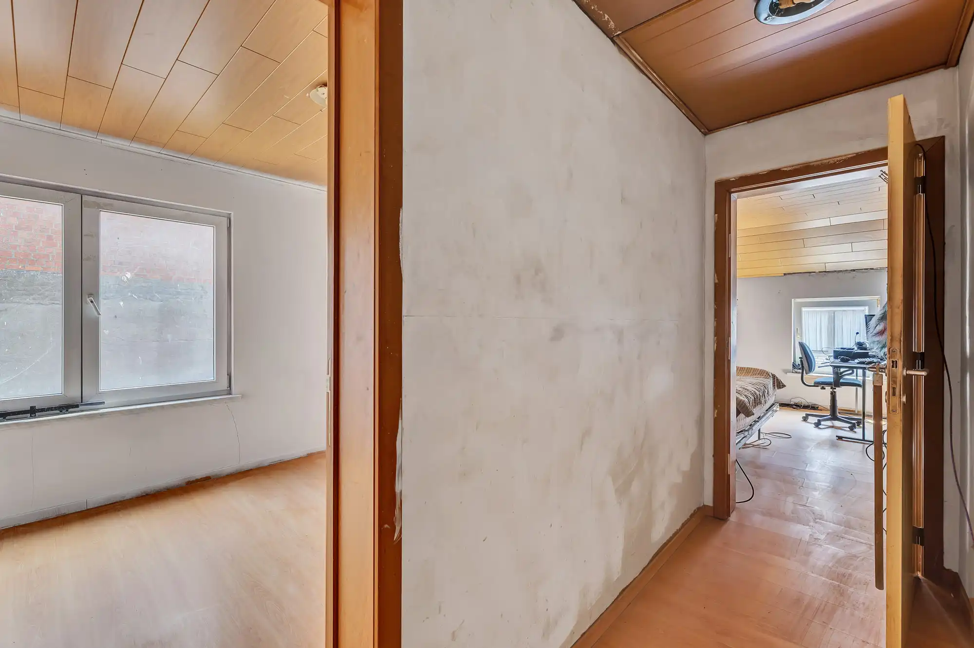 Te renoveren woning met 3 slaapkamers en garage foto 11
